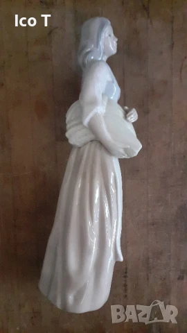 стара порцеланова фигура 