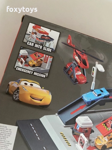 Паркинг с път, кола и хеликоптер - Макуин, McQueen, Cars, снимка 3 - Коли, камиони, мотори, писти - 51783300