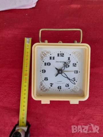 Стар будилник-Янтар, снимка 4 - Антикварни и старинни предмети - 40832927