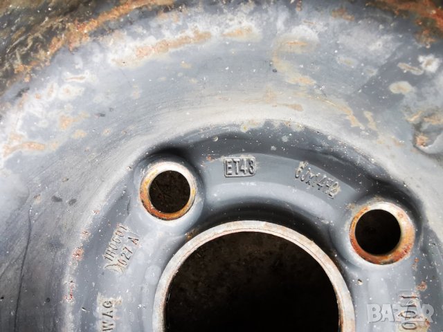 Джанта 14" 4х100 Голф 3, Пасат, снимка 2 - Гуми и джанти - 32718432