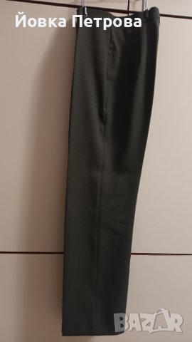 Продавам дамски костюм, зелен, от две части: сако с панталон., снимка 2 - Костюми - 39620571