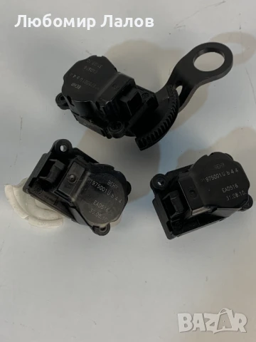 Моторче клапи парно Пежо Peugeot 3008 5008 (09-17)г.