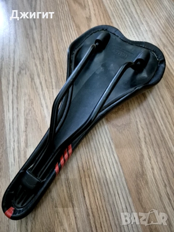 Седалка за велосипед Selle Italia от естествена кожа , снимка 8 - Части за велосипеди - 53093872
