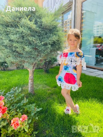 Нежна цветна рокля с дантела , снимка 2 - Детски рокли и поли - 33296664