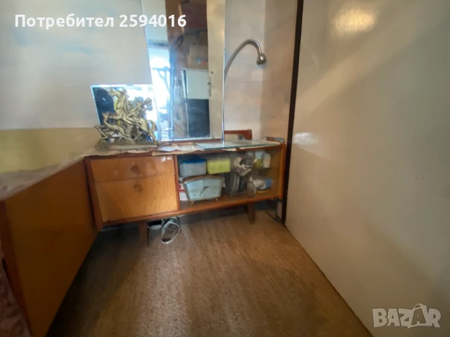 Продавам комплект спално обзавеждане с политур, снимка 3 - Гардероби - 50806483