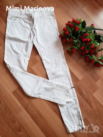 Бял панталон с подвижен цип на крачолите 
