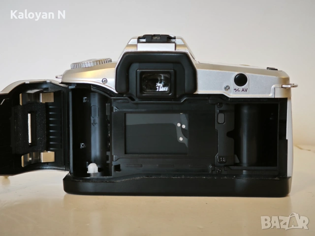 Обектив Minolta AF 28-100mm f/3.5-5.6 (D) и тяло Minolta Dynax 40, снимка 9 - Фотоапарати - 53411077