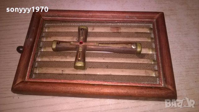 КРЪСТ В РАМКА-ДЪРВО/МЕД/КРИСТАЛИ-17Х11СМ, снимка 2 - Колекции - 27919868