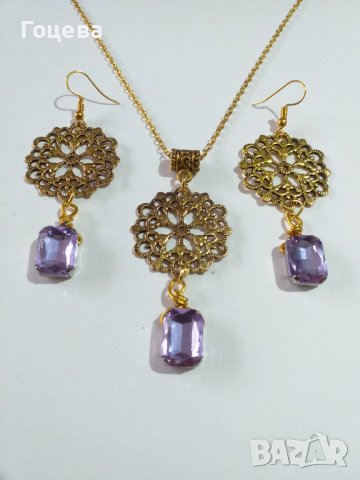 Красив комплект бижута с люляково лилави кристали и орнаменти в цвят старо злато , снимка 4 - Бижутерийни комплекти - 38988101