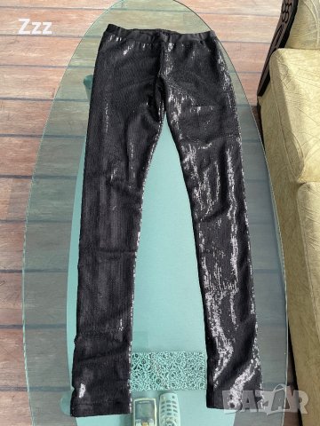 Дамски черен панталон с пайети в , снимка 1 - Клинове - 38375125