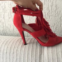 Червени интересни обувки, снимка 2 - Дамски елегантни обувки - 32445010