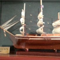 Модел на кораб Bounty в стъклена кутия - Морска декорация, снимка 4 - Други ценни предмети - 37374686