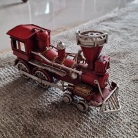 Метален локомотив– 16см, снимка 2 - Антикварни и старинни предмети - 38648237