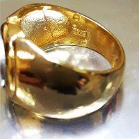 Златен Пръстен жълто злато с камък Бял Топаз и печат, снимка 3 - Пръстени - 28383279