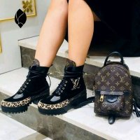 Дамски комплект боти и чанта Louis Vuitton код 13, снимка 1 - Дамски боти - 27099700