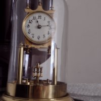 Настолен механичен годишен часовник,,URANIA", снимка 2 - Други - 37672005
