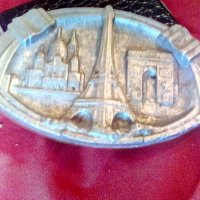 Метален пепелник Париж , снимка 2 - Антикварни и старинни предмети - 38912518