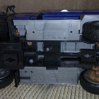 Mercedes Benz Unimog Riot Police - Majorette, снимка 11 - Колекции - 36416634