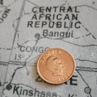 Монета - Замбия - 2 нгве | 1983г., снимка 2 - Нумизматика и бонистика - 35342824