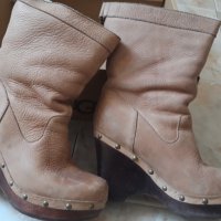 Ботуши UGG, снимка 1 - Дамски ботуши - 27896292