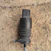 Помпа чистачки за Ауди А6 Ц5 Audi A6 S6 C5 Audi A4 A8 VDO, снимка 1 - Части - 43486526