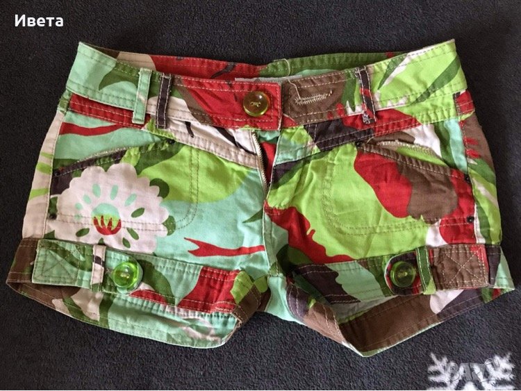 Дамски къси  камуфлажни панталонки, снимка 1