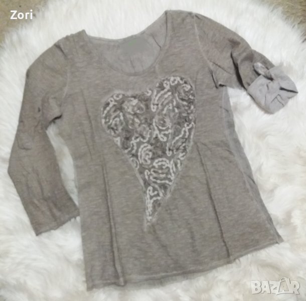 Бежова риза/блуза с апликаця от шнурчета - сърце, снимка 1