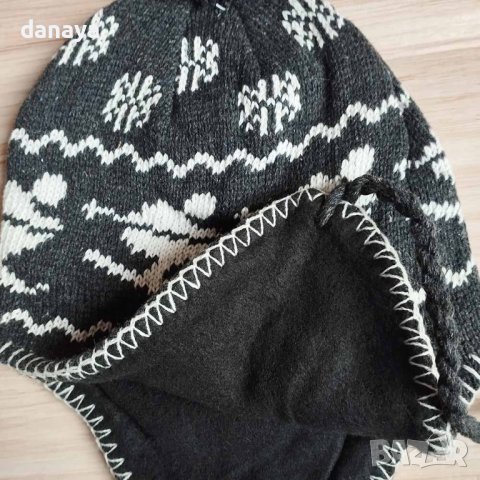 3277 Плетена шапка тип ушанка с бели зимни шарки, снимка 5 - Шапки, шалове и ръкавици - 42948085