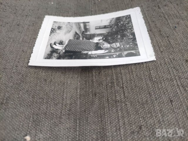 Продавам снимки жени, момичета в носия