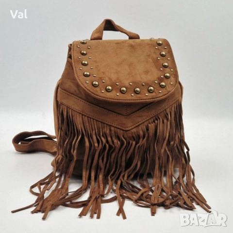 Велурена дамска раница с ресни и метални нитове-бохо стил и практичност, снимка 3 - Чанти - 52475253