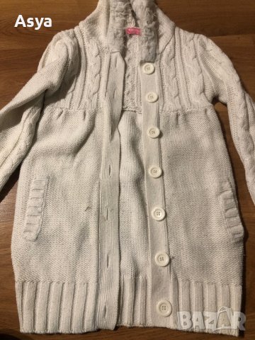 Плетена жилетка , снимка 3 - Детски пуловери и жилетки - 43242806