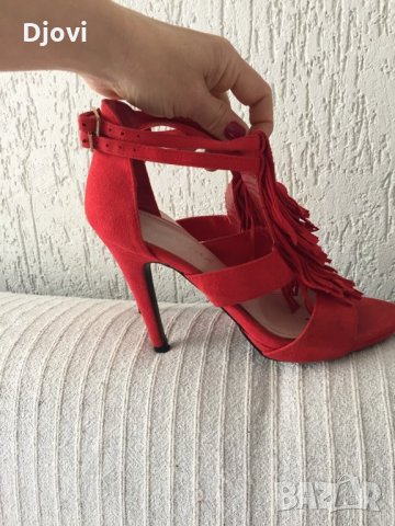 Червени интересни обувки, снимка 2 - Дамски елегантни обувки - 32445010