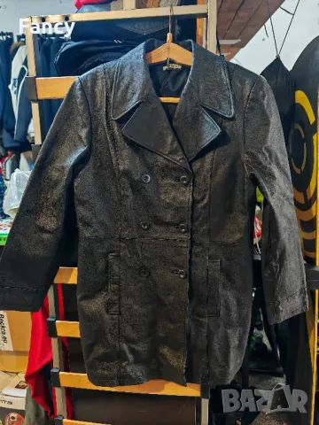 Дамско кожено манто