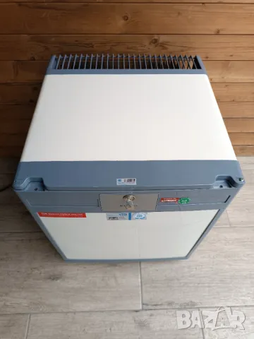 Амонячен хладилник Dometic.не работи , снимка 3 - Хладилници - 50215526