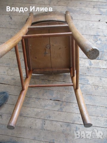 Столове  -4 дървени старинни с антикварна стойност и 2 метални-с дефекти  и подлежащи на ремонт, снимка 8 - Антикварни и старинни предмети - 34593711