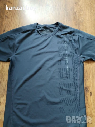 reebok - страхотна мъжка тениска КАТО НОВА М, снимка 6 - Тениски - 50966888