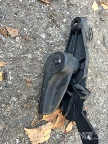 дръжка отваряне преден капак  BMW E70 E71 F16 F15 X5 X6