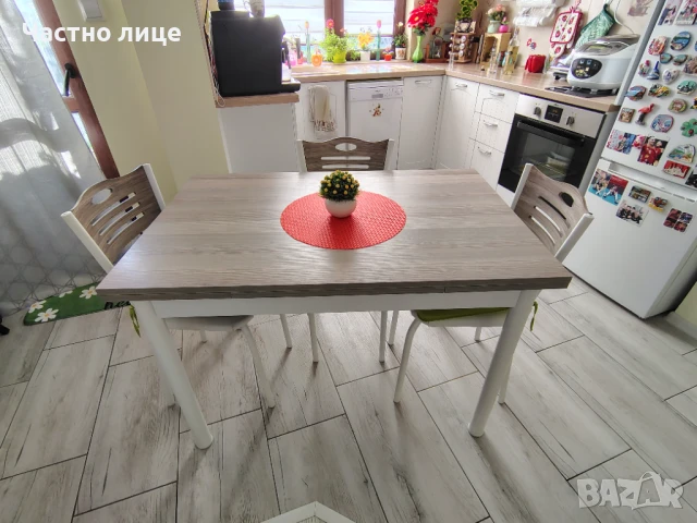 Продавам разтегателна трапезна маса ПДЧ дъб Сонома и бяло