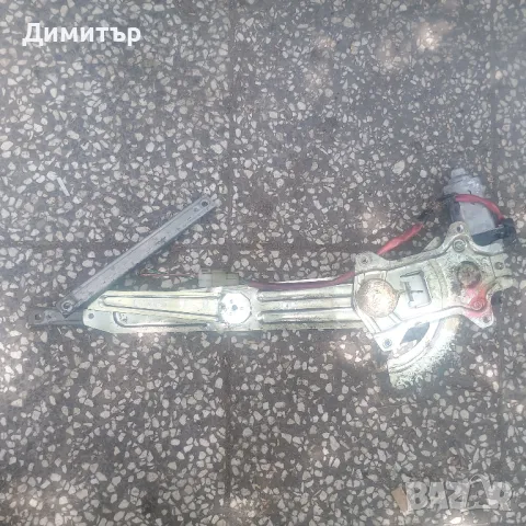 Стъкло Повдигач Десен 2 Врати За Сузуки Суйфт 1995г / Suzuki Swift 1995y