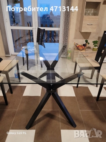 Стъклена трапезна маса, снимка 3 - Маси - 53213850