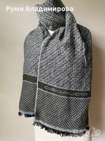 Тъмнозелен/ сив шал Piquadro с две лица с вълна/ мъжки шал, снимка 5 - Шалове - 43879466