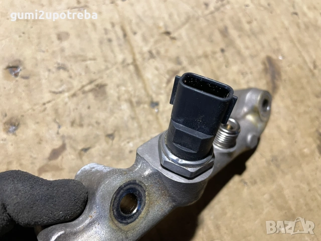 Горивна Релса Дясна Страна Toyota GT86 2018 Subaru BRZ, снимка 4 - Части - 53086645