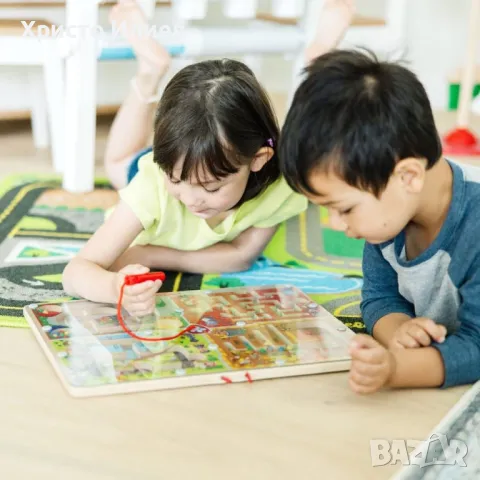 Дървен магнитен лабиринт с топчета 4 в 1 Melissa and Doug Paw Patrol Пес Патрул, снимка 3 - Образователни игри - 48006958