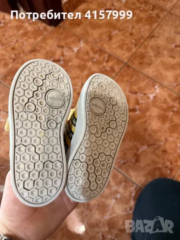 Детски обувки на ADIDAS, снимка 4 - Детски маратонки - 49517596