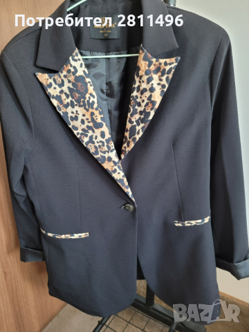 Дамско черно сако/ блейзър с анималистичен принт, снимка 4 - Якета - 44855412