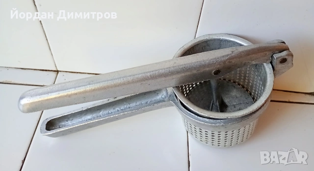 Стара преса за картофи и др , снимка 2 - Антикварни и старинни предмети - 53486427