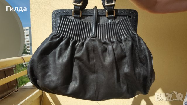 чанта Hugo Boss 100% автентична естествена кожа черна, снимка 4 - Чанти - 26820880