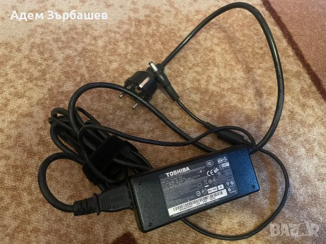 Зарядно за лаптоп Toshiba, снимка 1 - Кабели и адаптери - 48258091