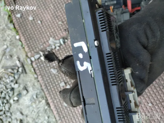 Панел климатроник за VW Golf 5 , снимка 2 - Части - 47732327