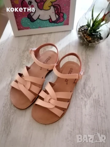 Елегантни сандали 